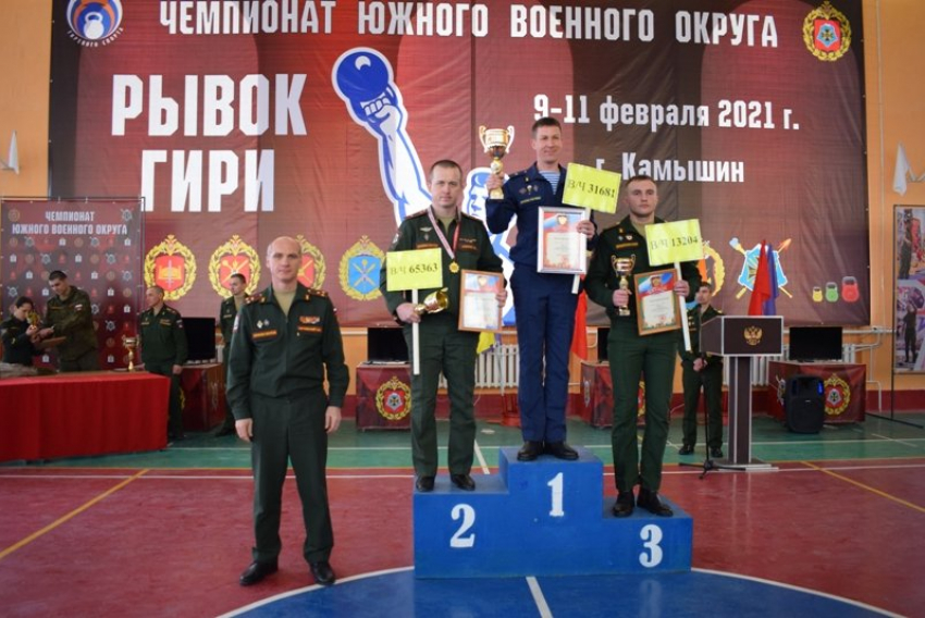 Гвардейцы из Камышина взяли призовые места в первенстве по гиревому спорту