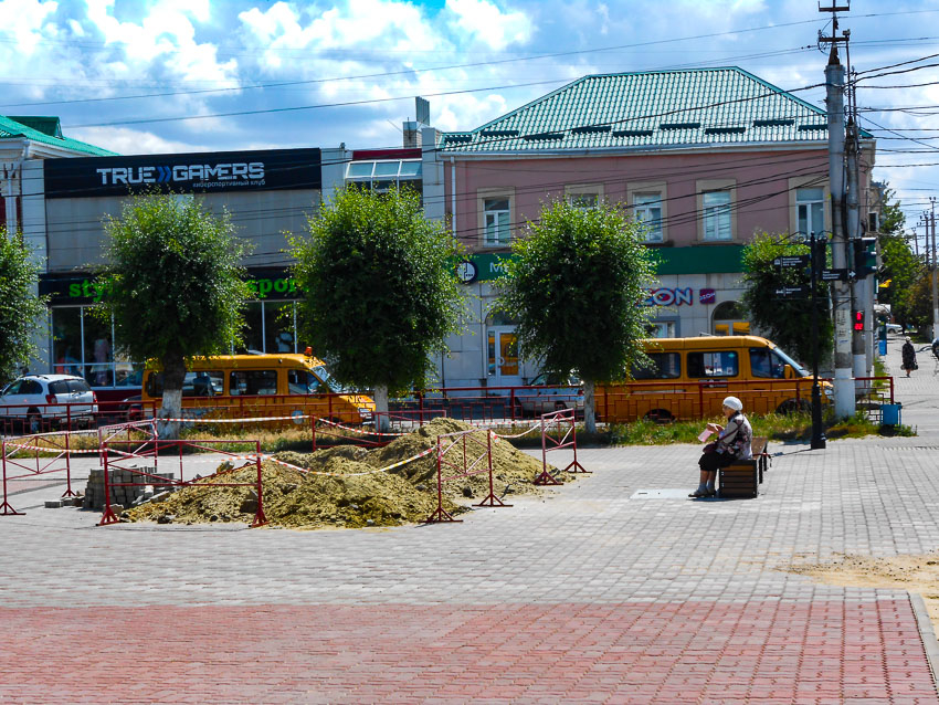 Рекордной суммы в 14,3 млн рублей лишилась пенсионерка: в преступную схему была вовлечена целая группа пожилых курьеров