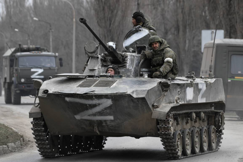 Власти Харькова и Министерство обороны РФ заявляют, что в город вошли российские военные