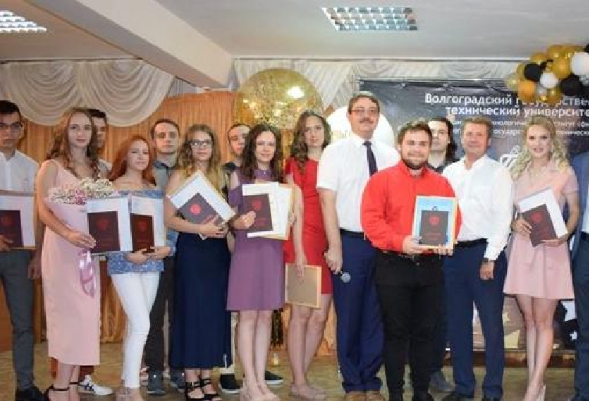 "Красных» дипломов добились больше 40 выпускников Камышинского технологического института