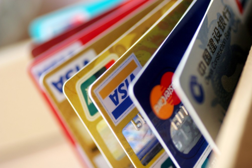Бдительный камышанин не «клюнул» на предложение мошенника продиктовать данные своей банковской карты