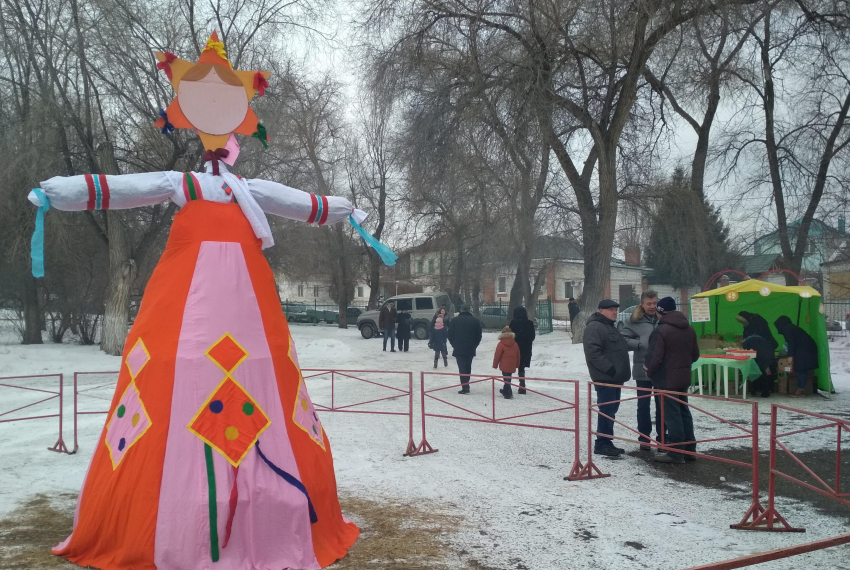 В городском парке камышане на Масленицу ждут сожжения чучела Зимы, Станислав Зинченко блинов не печет
