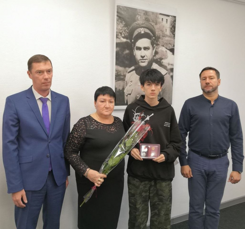 В Камышине государственные награды передали родственникам военнослужащих, погибших при выполнении воинского долга 