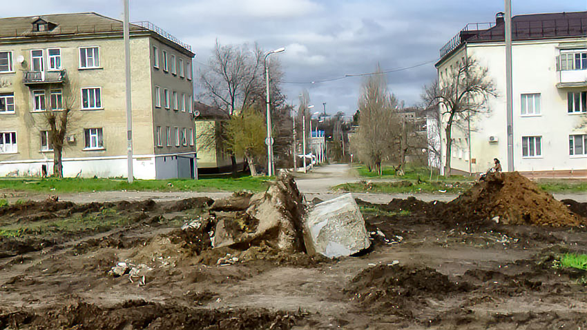 На известном захламленном «пятачке на Молодежке» в Камышине началась расчистка будущей зоны отдыха