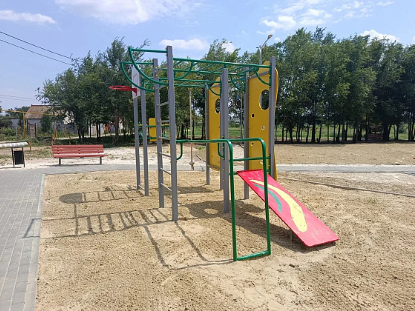 В городе Петров Вал Камышинского района по нацпроекту обновили зоны отдыха