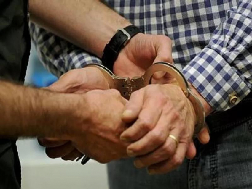Сотрудниками полиции по подозрению в совершении кражи задержаны двое неработающих камышан