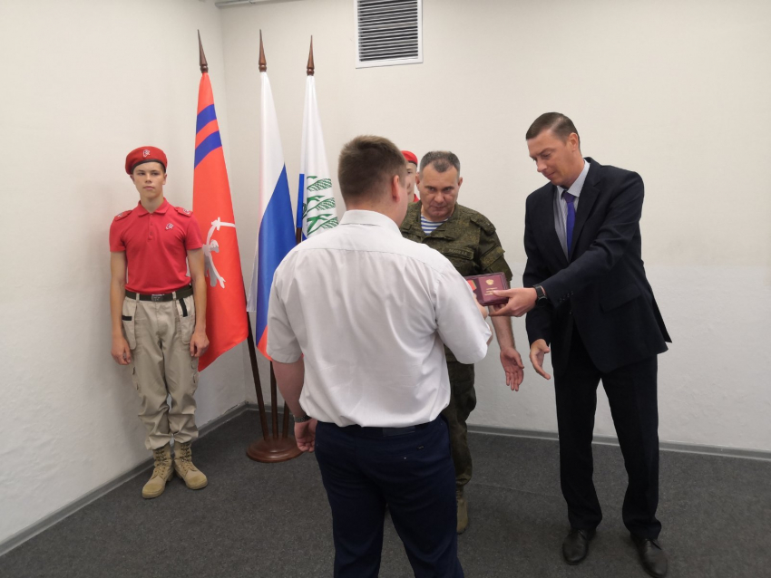Камышанам - героям СВО вручили медаль Жукова и медаль Суворова
