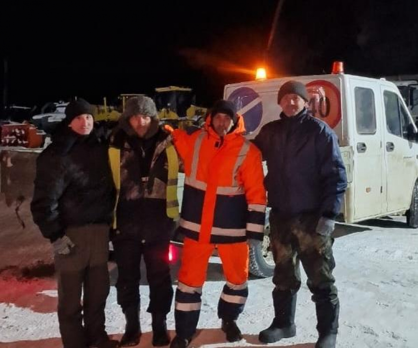 Камышане спасли от крепких морозов замерзавших в палатке на маршруте путешественников-экстремалов из Анапы