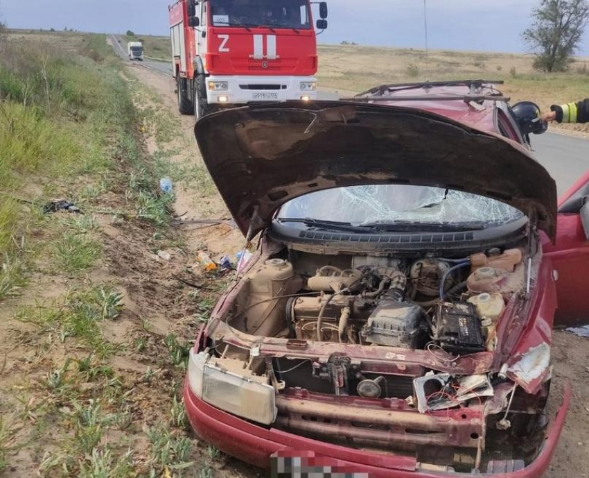 В Камышинском районе перевернулся автомобиль, но водителю повезло