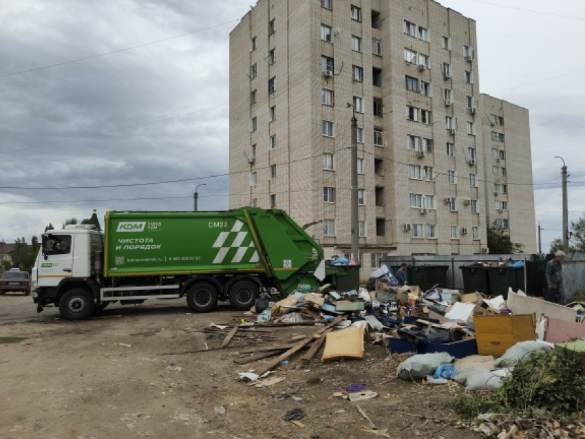 Не мусорка, а, скорее, свалка шокирует горожан на 3-м городке в Камышине