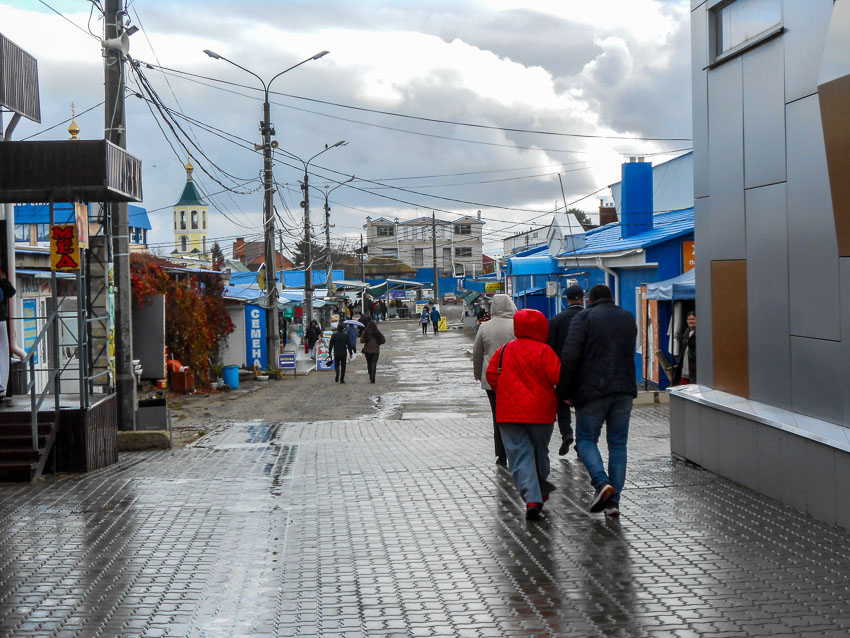 "Неужели главы тут будут сидеть и писать, что у них зарплаты по 200 тысяч?"