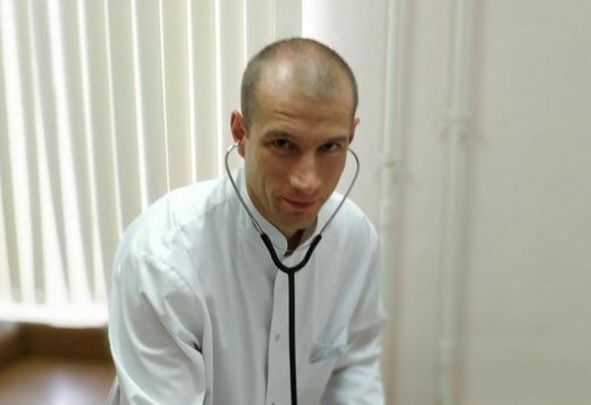 Бывшего главврача детской больницы Волжского Евгения Дергачева отправили в колонию на полтора года за махинации с «мертвыми душами"
