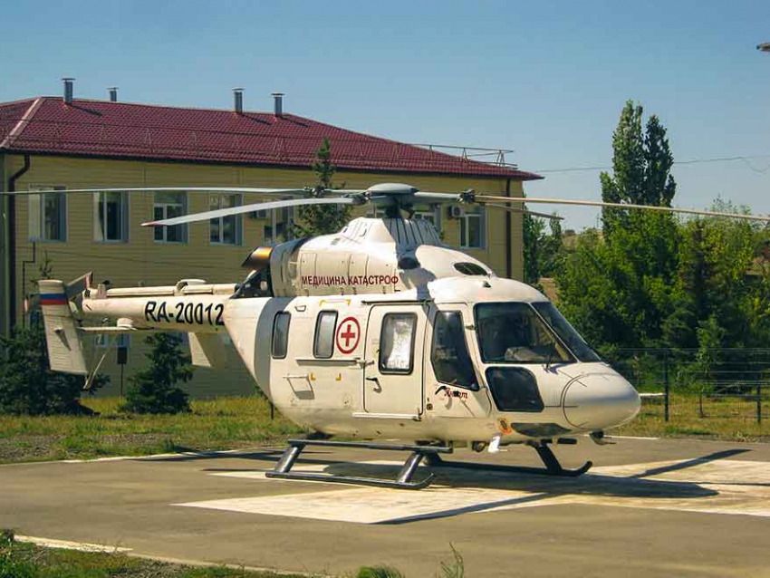 Сегодня, 23 августа, вертолет санавиации вновь приземлился в Камышине, чтобы забрать юного пациента в Волгоград