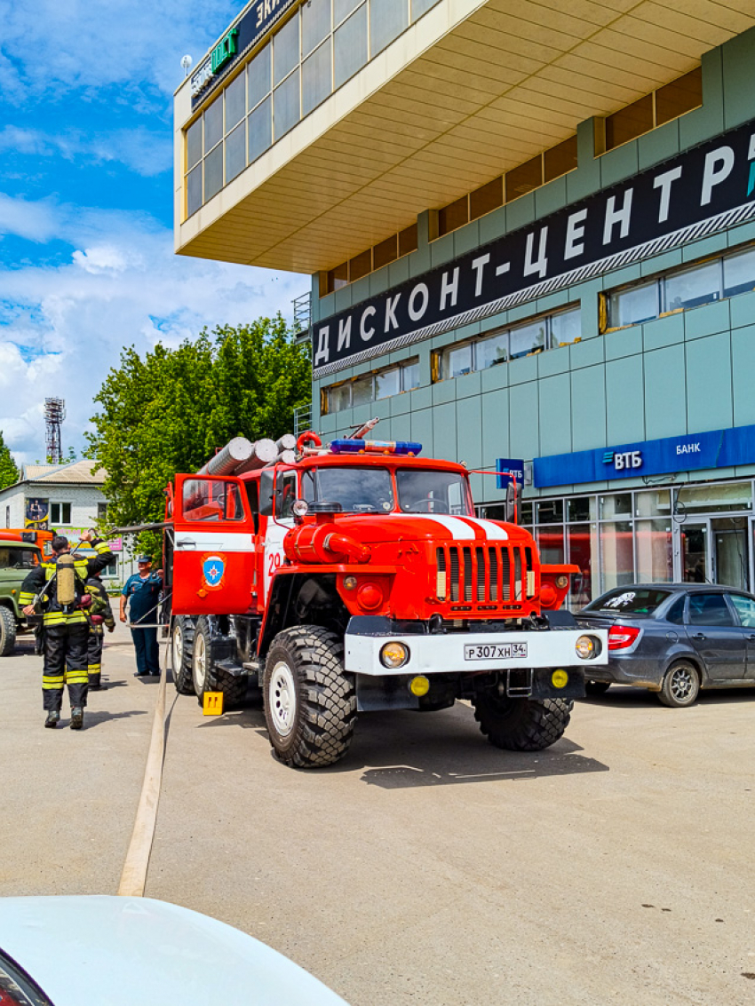 В Камышине прошли учения пожарных на улице Пролетарской