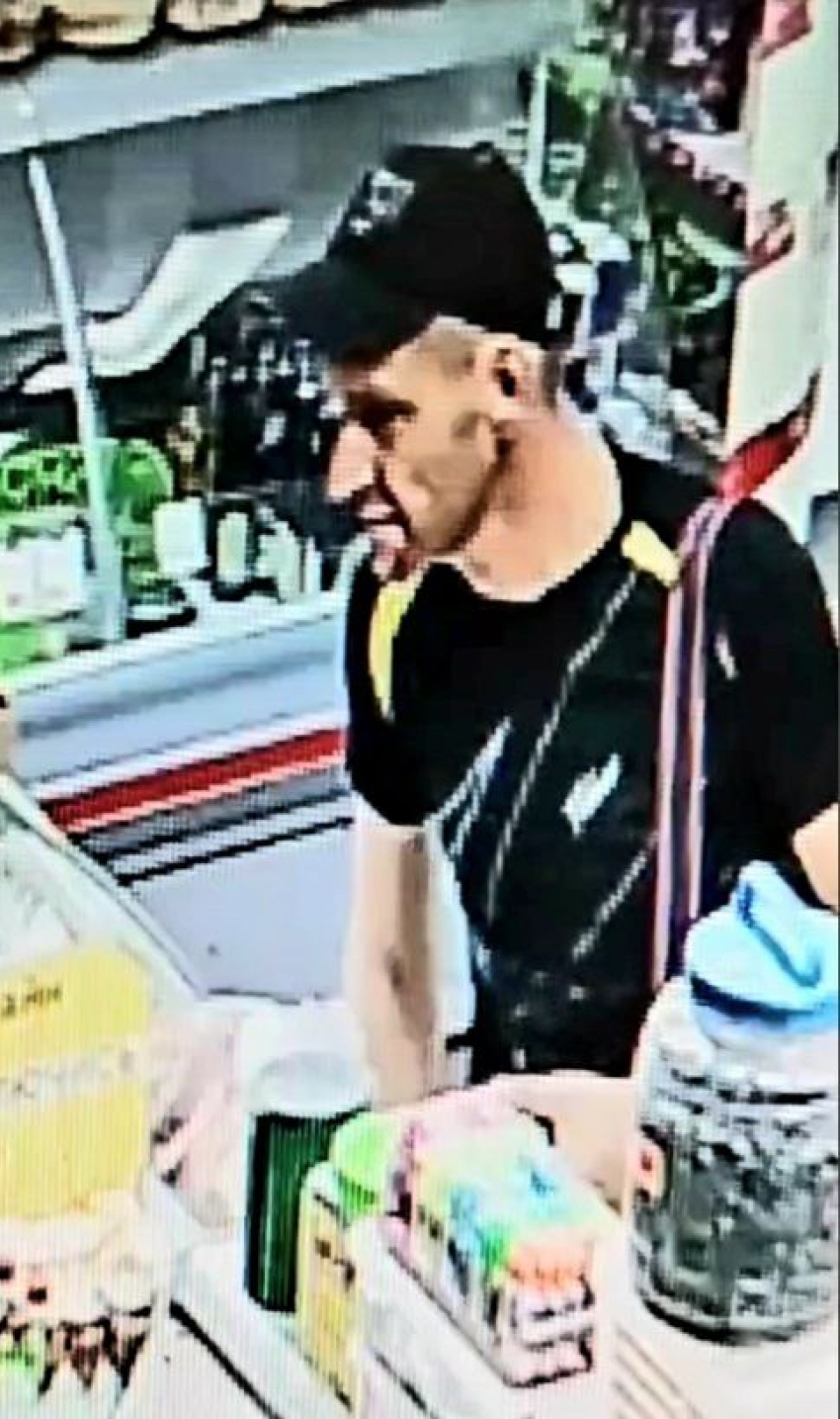 Полиция Камышина просит помощи в установлении личности подозреваемого 