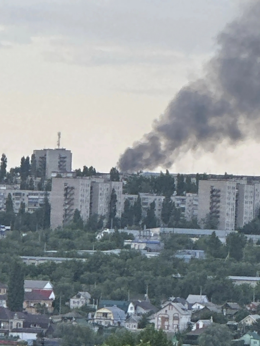 В Камышине полыхнул пожар в «заброшке"
