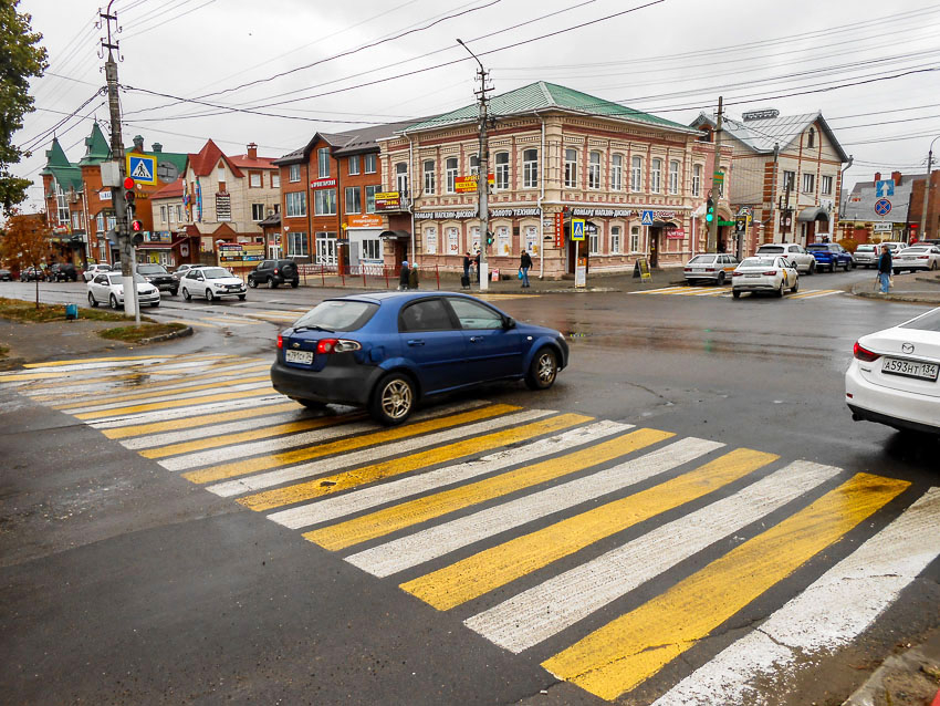 Понедельник 13 октября многим камышанам придется прожить в режиме коммунального аврала - без света и горячей воды