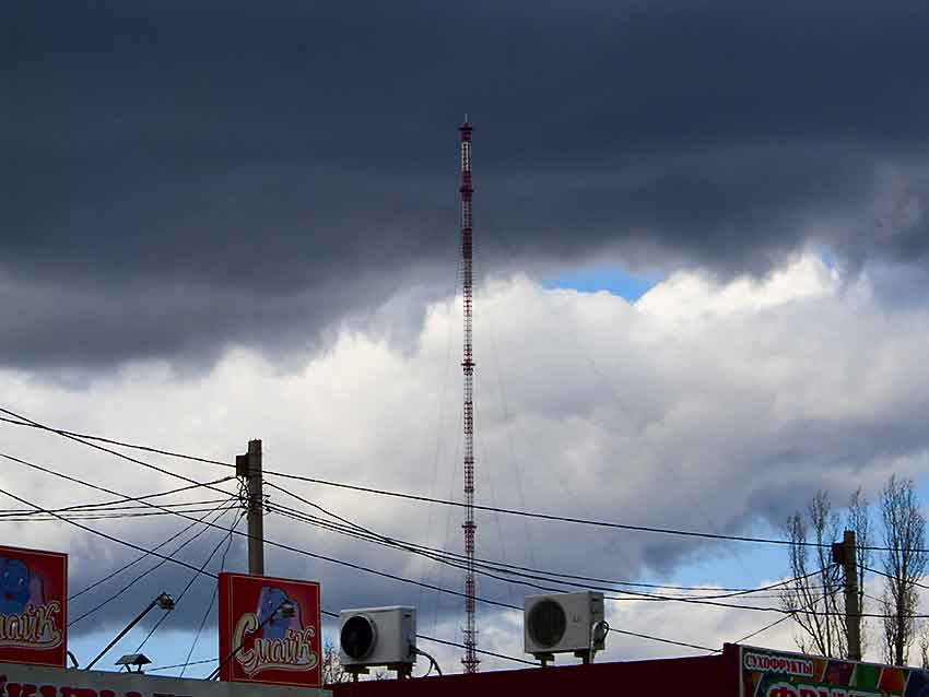 «Закройте окна»: штормовое предупреждение из-за ливней объявило МЧС в Волгоградской области