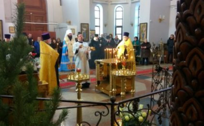 Митрополит Волгоградский и Камышинский Феодор обратился к православным христианам с Рождественским посланием