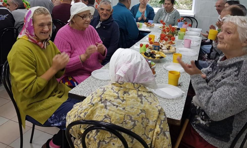 Чиновники Волгоградской области установили норму питания для стариков: 20 граммов макарон и 100 граммов хлеба, - «Блокнот Волгограда"