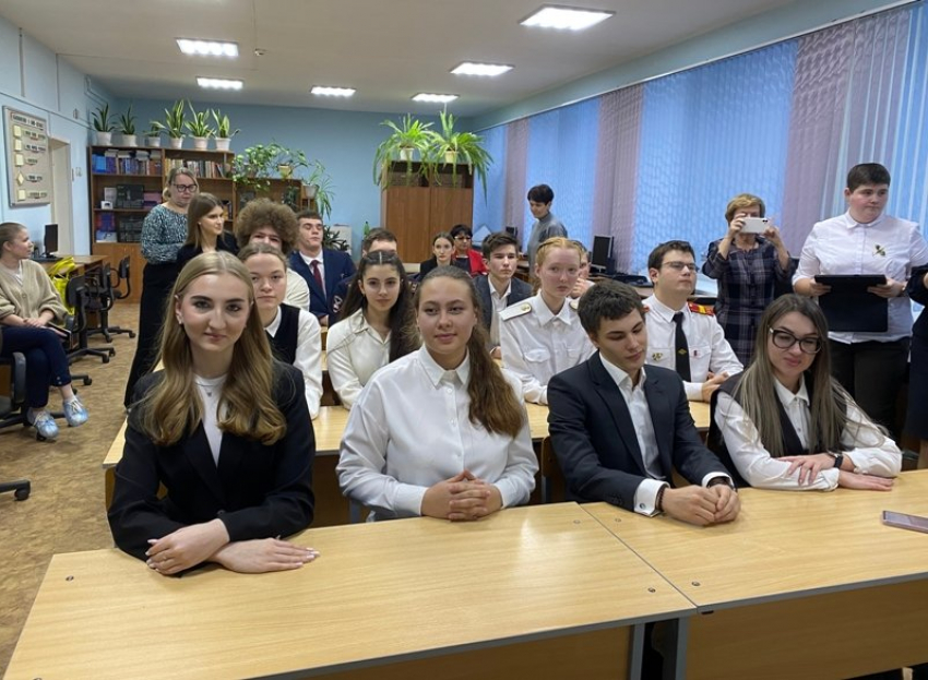 В Камышине стали известны победители в первых турах городского конкурса «Ученик года» - это Софья и София