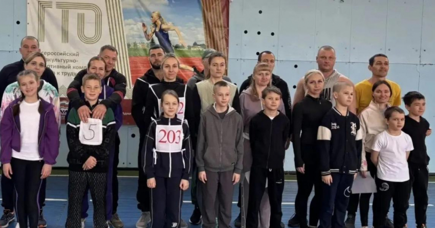 В Камышине папы, мамы и дети боролись за звание самых спортивных семей