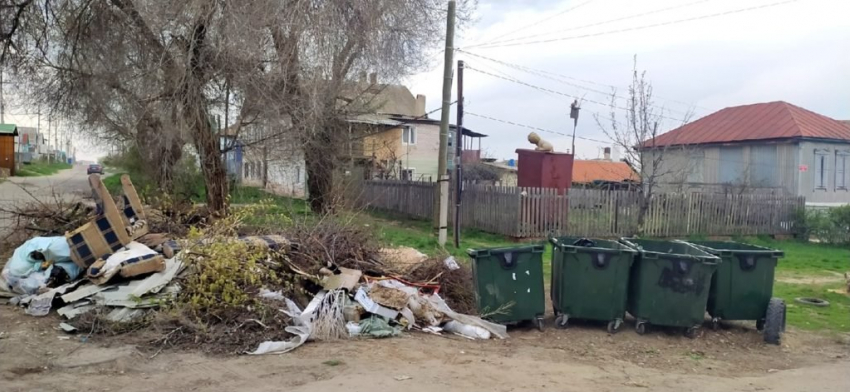 Администрация Камышина пригрозила горожанам большими штрафами за «неправильный» мусор у контейнеров