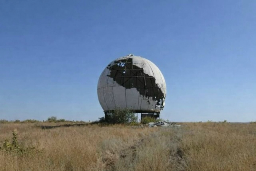 Пользователи показали в соцсетях, как под Камышином пострадала от ветра местная достопримечательность в голой степи