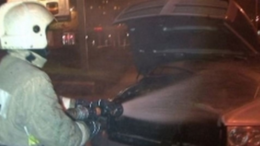 Под Камышином на трассе загорелась Киа Спектра