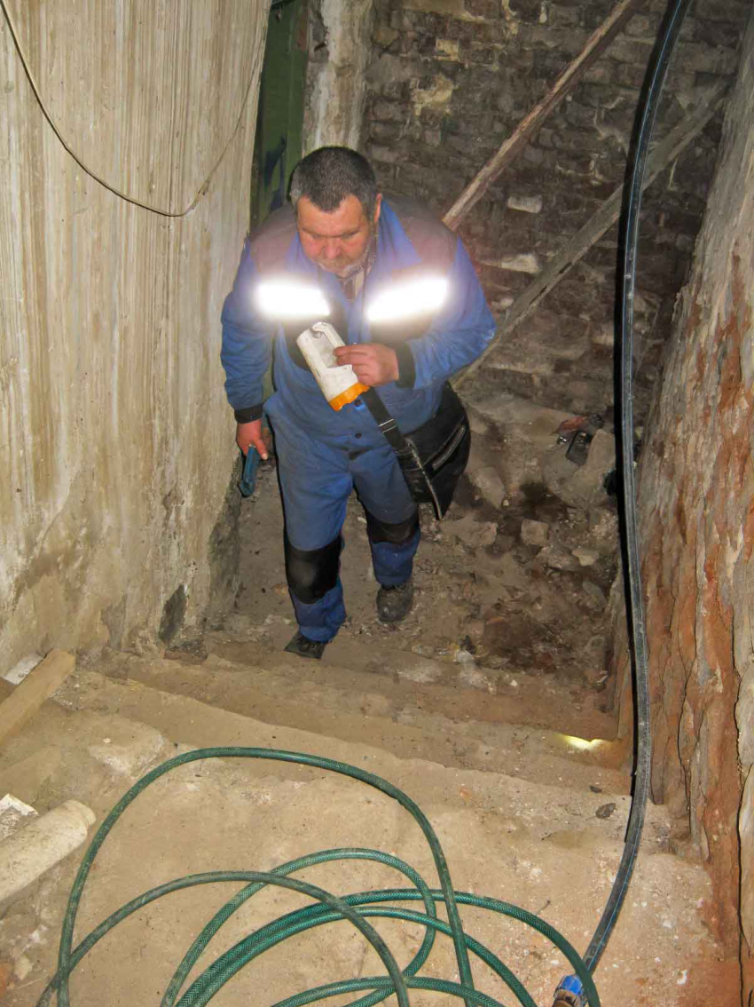 В Камышине подвалы хотят превратить в бомбоубежища с запасами еды и воды на случай чрезвычайной ситуации