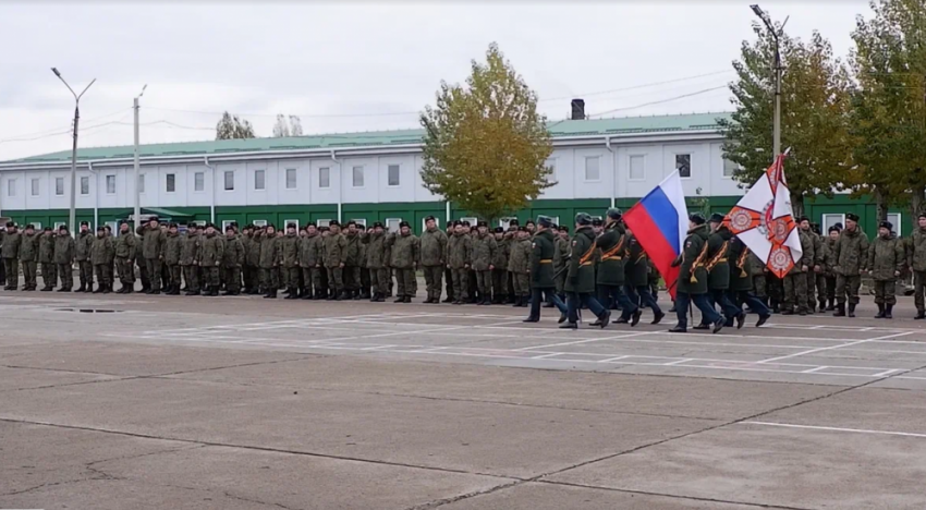 С полигонов Волгоградской области еще одна группа мобилизованных, в том числе камышан, отправилась для боевого слаживания (ВИДЕО)