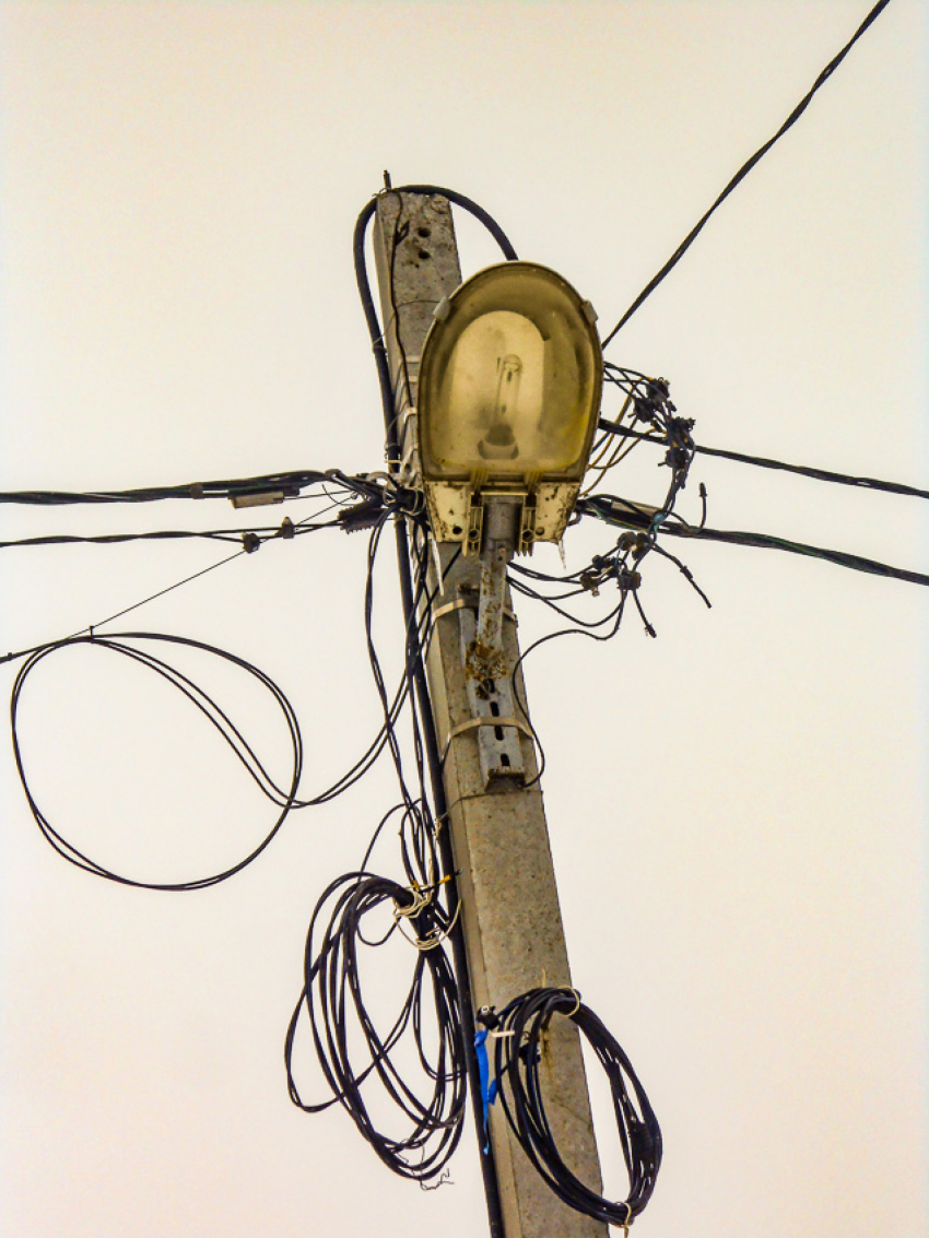 В Камышине коммунальщики заранее сообщили, где будут отключать свет завтра, 16 февраля