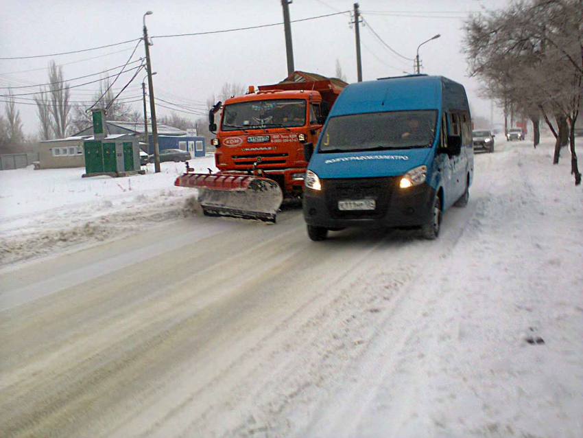 В день визита в Камышин губернатора Андрея Бочарова на городских улицах увеличилось количество снегоуборочной техники