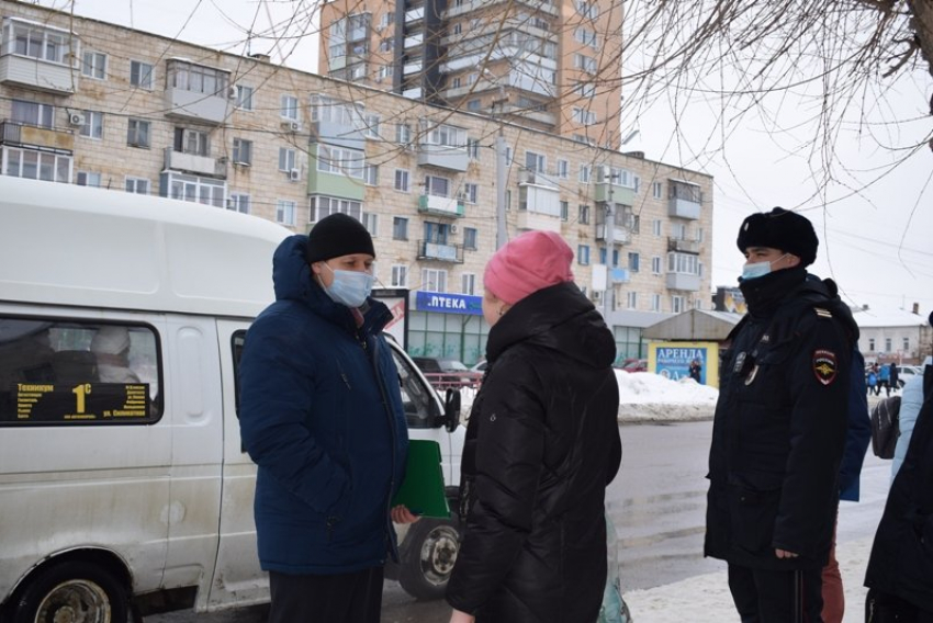 В Камышине под протоколы чиновников и полицейских за минувшую неделю попали 20 «безмасочников"