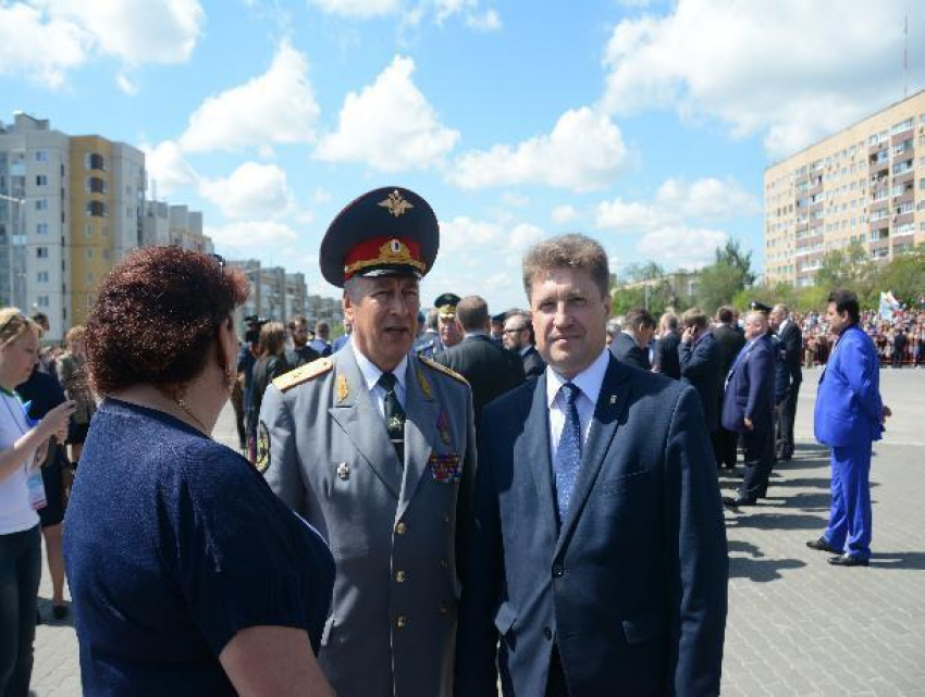 Камышинский городской суд поставил на вид рядовой бюджетнице, что она не обеспечила явку в суд главы администрации города в качестве свидетеля