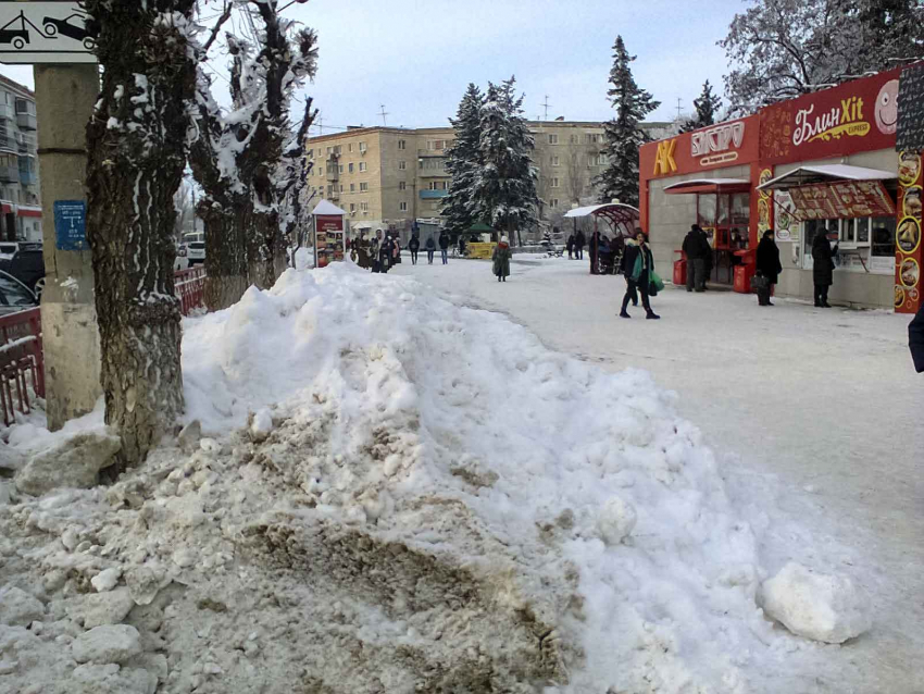 В Камышине учреждение «Благоустройство» приступило к вывозу снега с центральных улиц