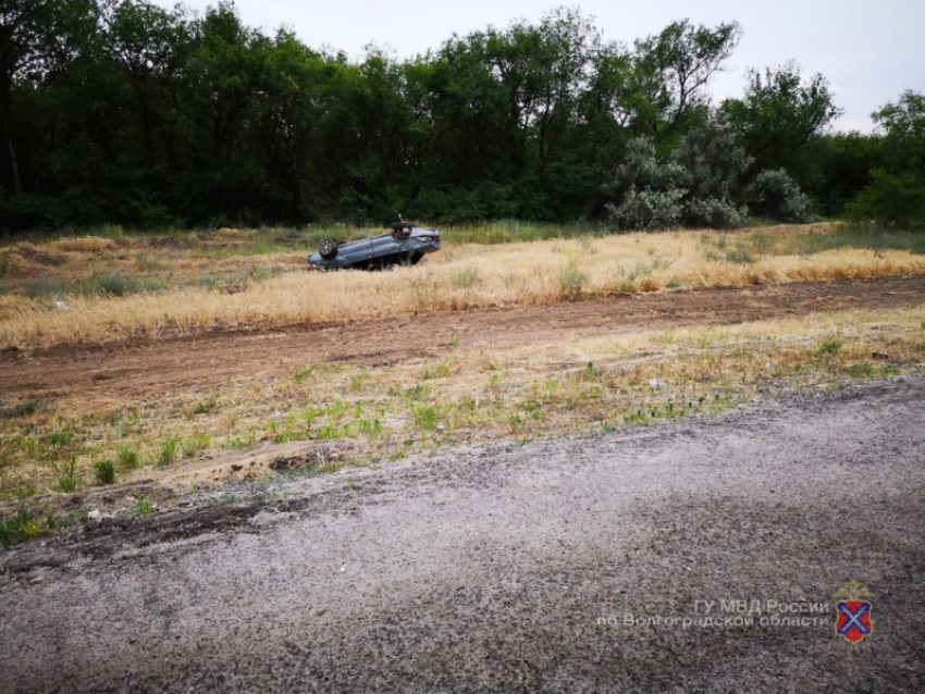 На хирургический стол попали водители, один из которых в ДТП улетел в кювет и перевернулся, а второй «нырнул» в оросительный канал