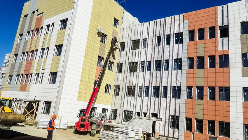 Какое оборудование закупают для новой поликлиники в Камышине: ее строительство вступает в завершающую стадию