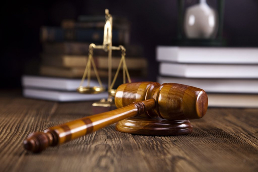 Вступил в законную силу приговор Камышинского городского суда в отношении бывшего специалиста территориального отдела Гостехнадзора, осужденного за взятку и служебный подлог