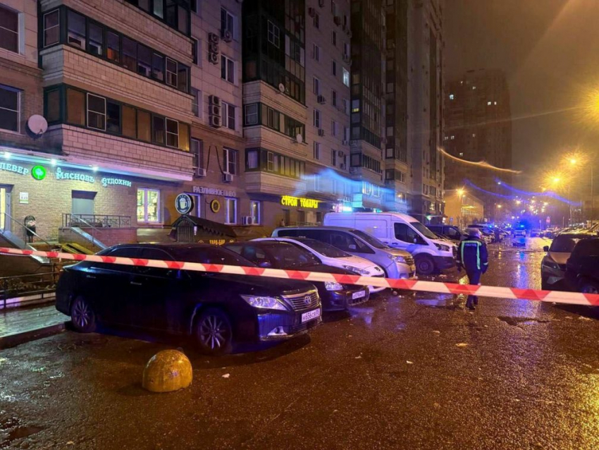 Ночная атака на Подмосковье: беспилотник ВСУ протаранил жилой дом — ранены люди