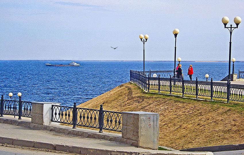 С завтрашнего дня, 9 апреля, из Камышина отправляется в путь на левый берег и обратно паромная переправа