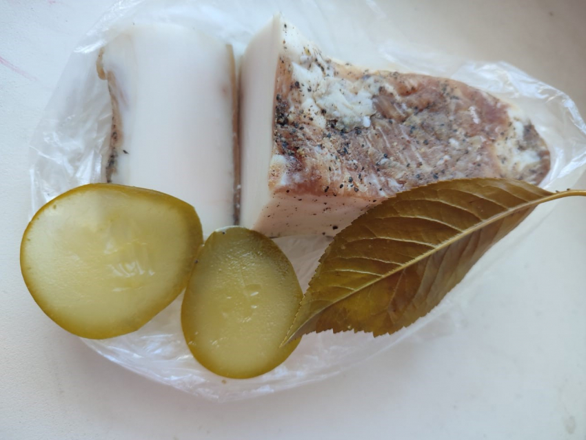 В Камышине после Старого нового года на центральном рынке сало догоняет по цене копченую грудинку