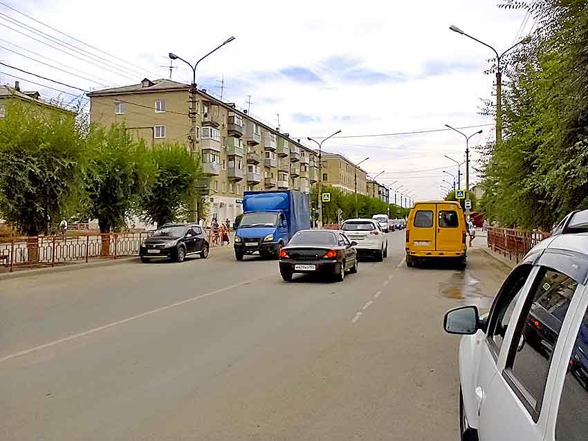 В Камышине на улице Ленина вспыхнул «Ситроен"