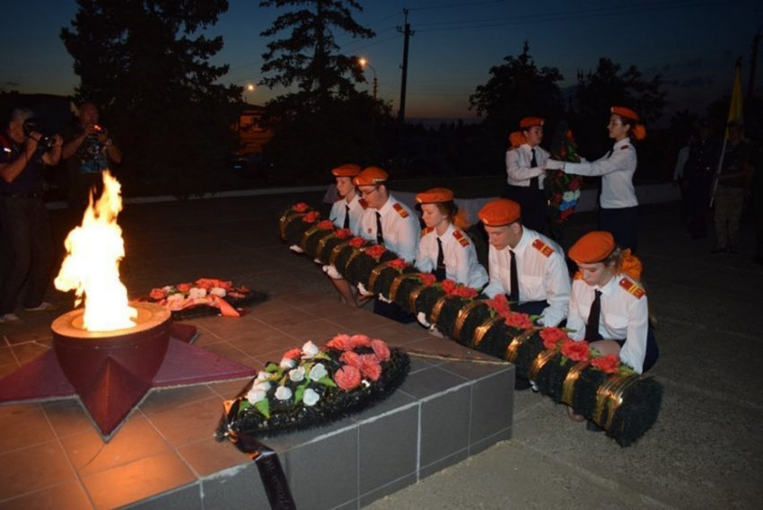 В Камышине на Братском захоронении зажгутся свечи памяти