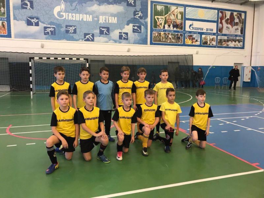 Маленькие футболисты из Камышина разбили волгоградскую команду со счетом 3:1