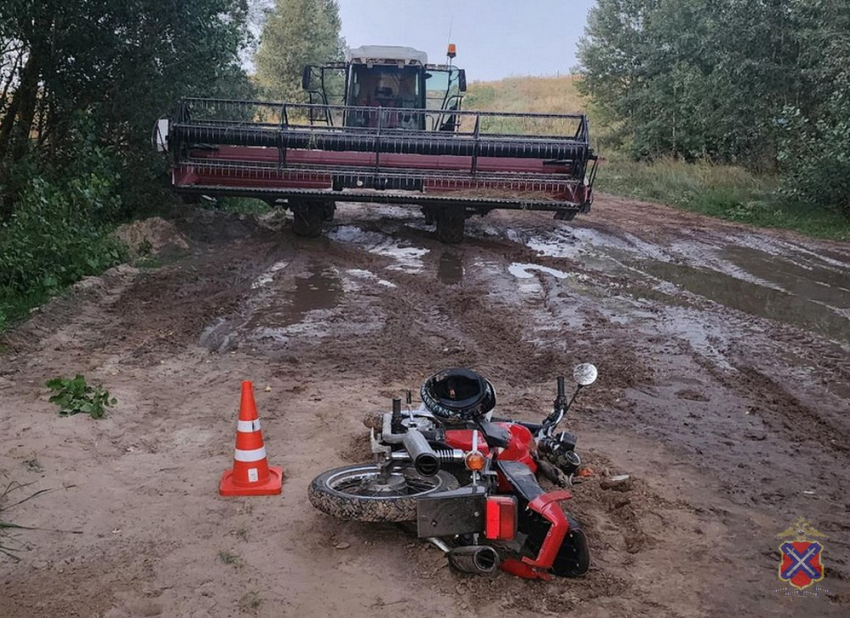 Два подростка попали под сенокосилку во Фроловском районе