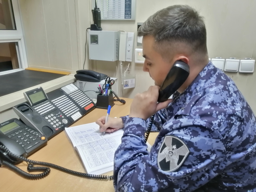 В Камышине девушка обналичила 35 тысяч с ворованной карты и устроила себе «праздник живота» - но ненадолго