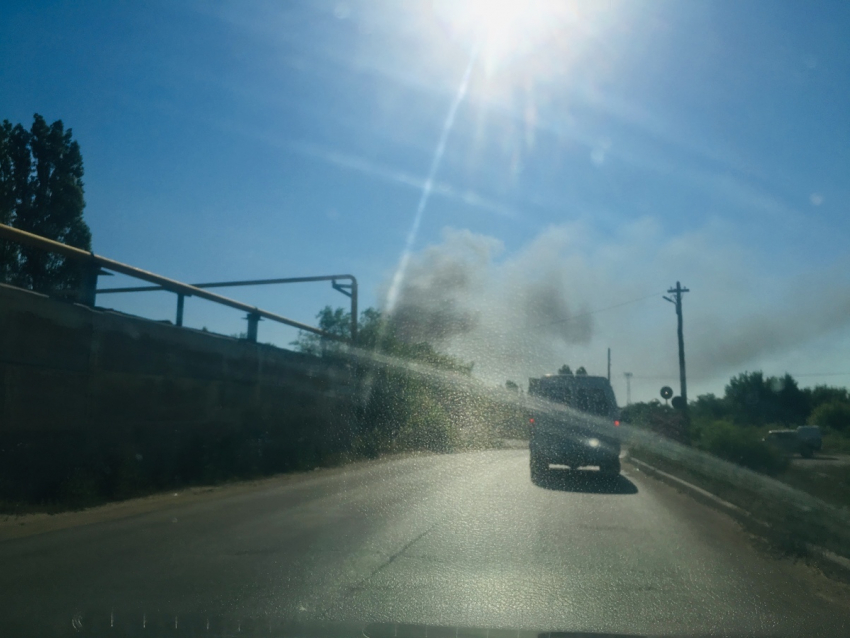 Камышан насторожил черный столб дыма в районе завода стеновых материалов