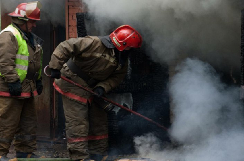 В Камышина в многоквартирном  доме загорелся подвал