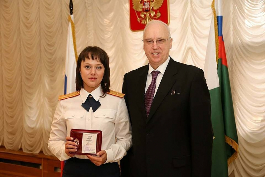Руководитель СК России наградил Наталию Куницкую - официального представителя Следственного управления Волгоградской области по работе с прессой